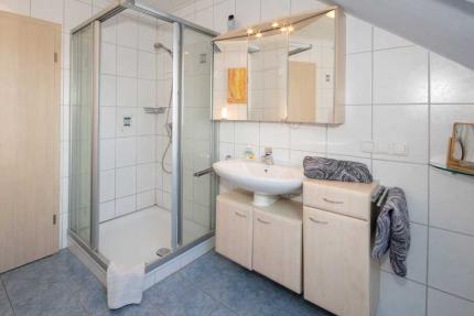 Gemeinschafts-Duschbad