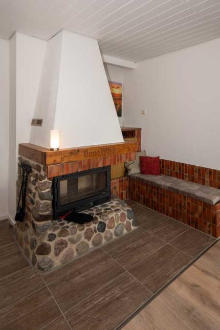 Gemütlicher Abend am Kamin